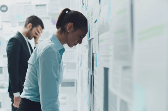 El mito de la presión: trabajar más no significa avanzar mejor